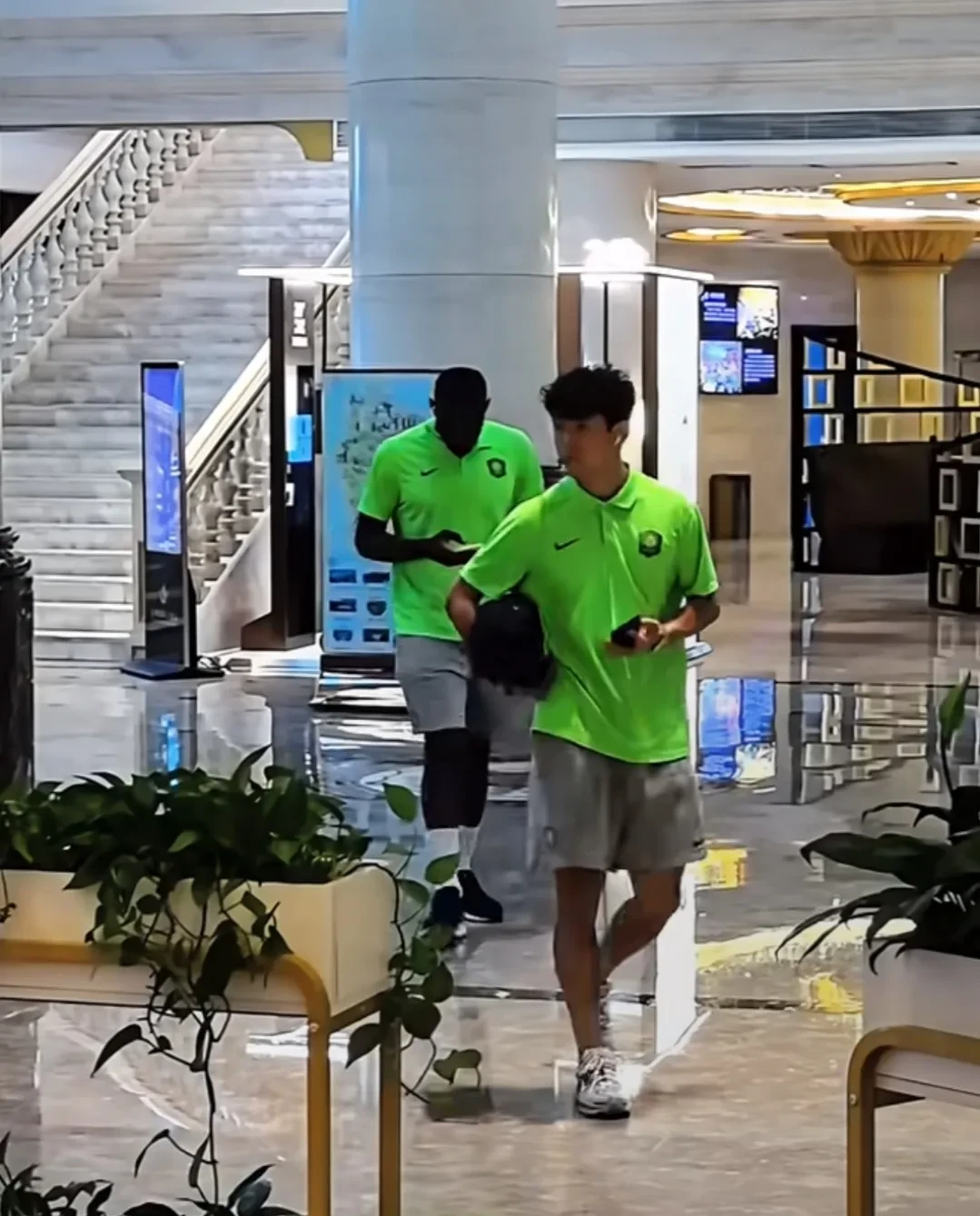 北京国安赛后临场应变;志在葡超名次提升;气氛紧张;身体对抗强度拉满 -友博娱乐